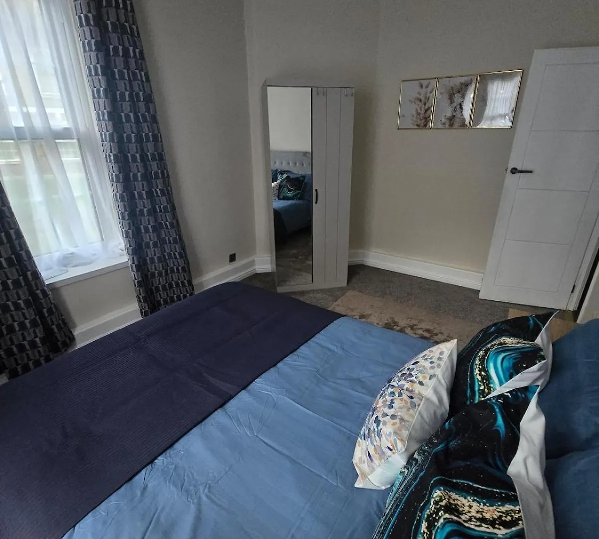 Contemporary & Spacious 1Bd - Fireplace With Modern Comforts London 0*,  United Kingdom