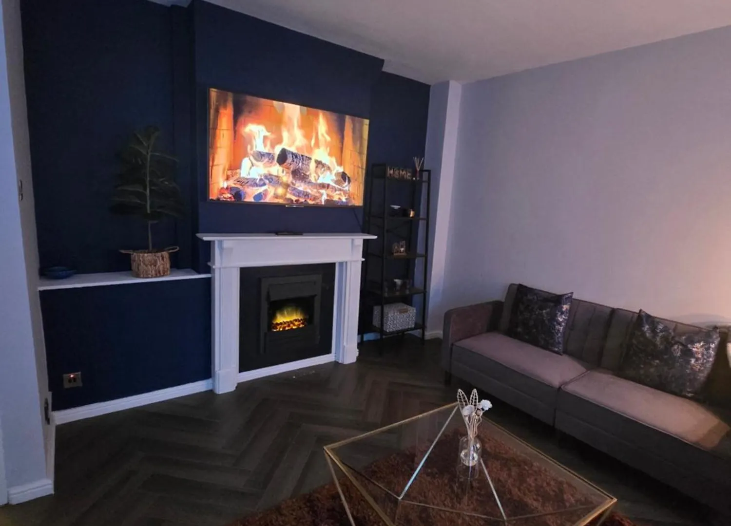 Apartment Contemporary & Spacious 1Bd - Fireplace With Modern Comforts London