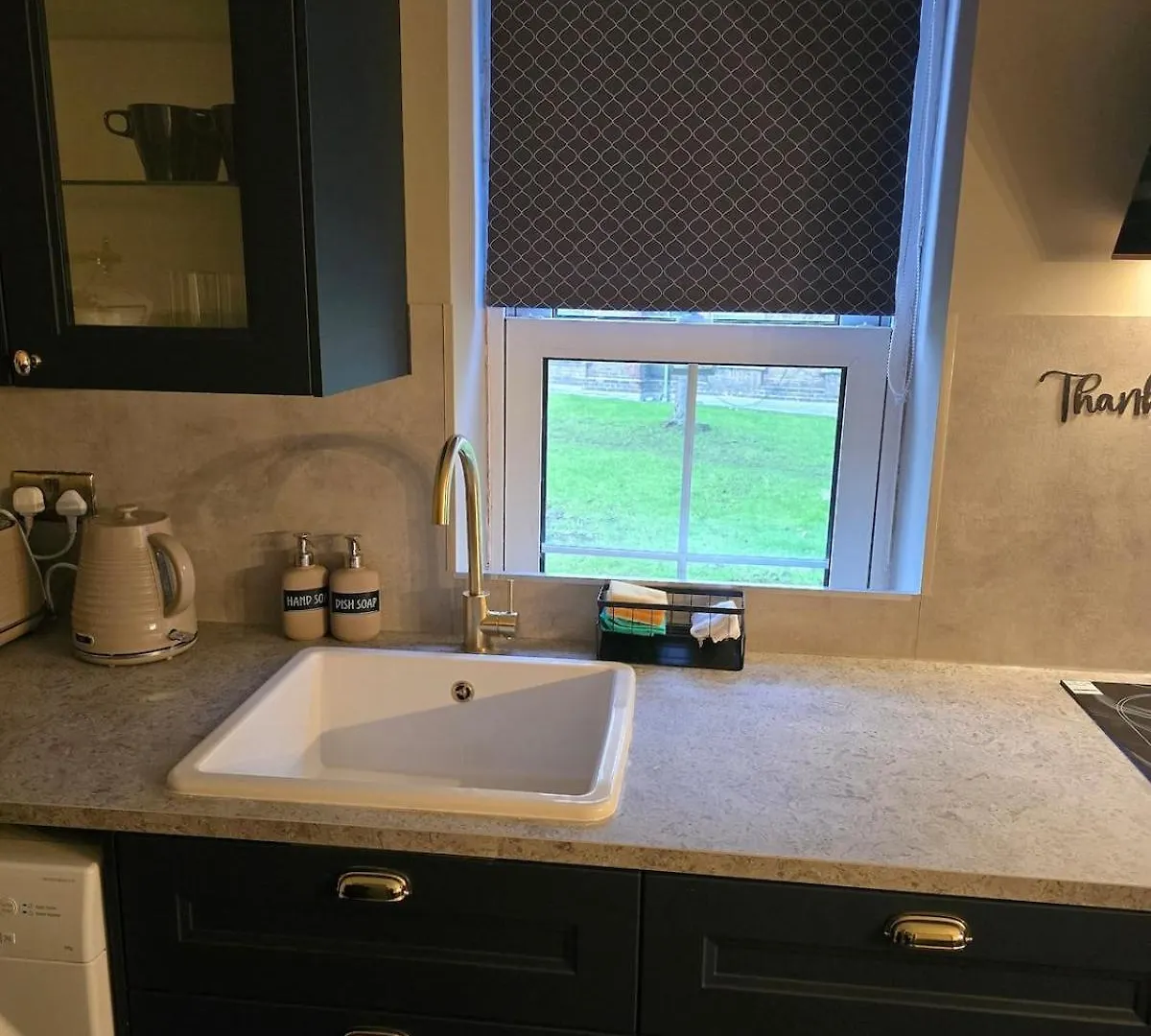 Contemporary & Spacious 1Bd - Fireplace With Modern Comforts London 0*,  United Kingdom
